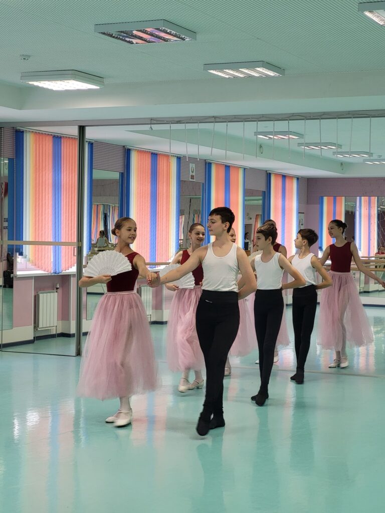 Историко-бытовой танец